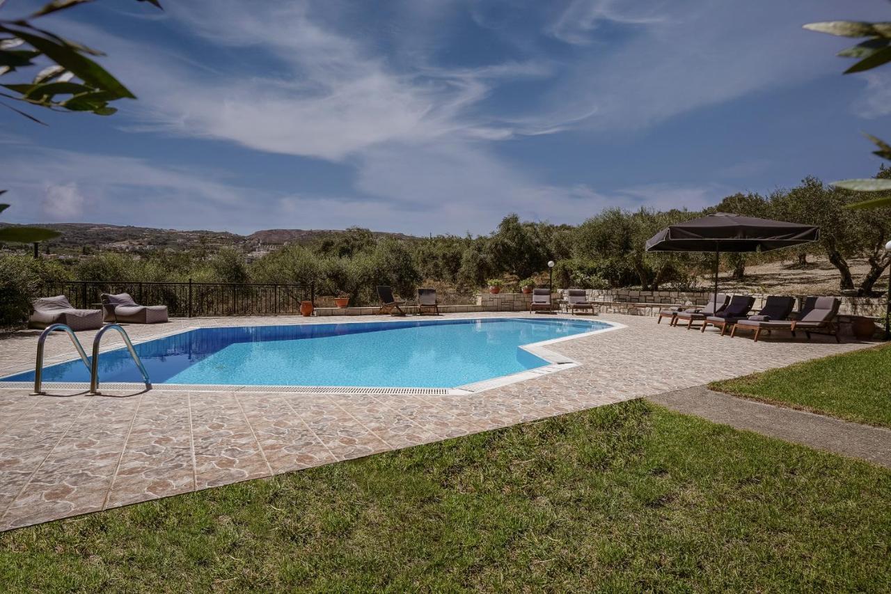 Lefkothea Villas With Large Pool, Bbq & Playground อาเดเลียโนส กัมโปส ภายนอก รูปภาพ