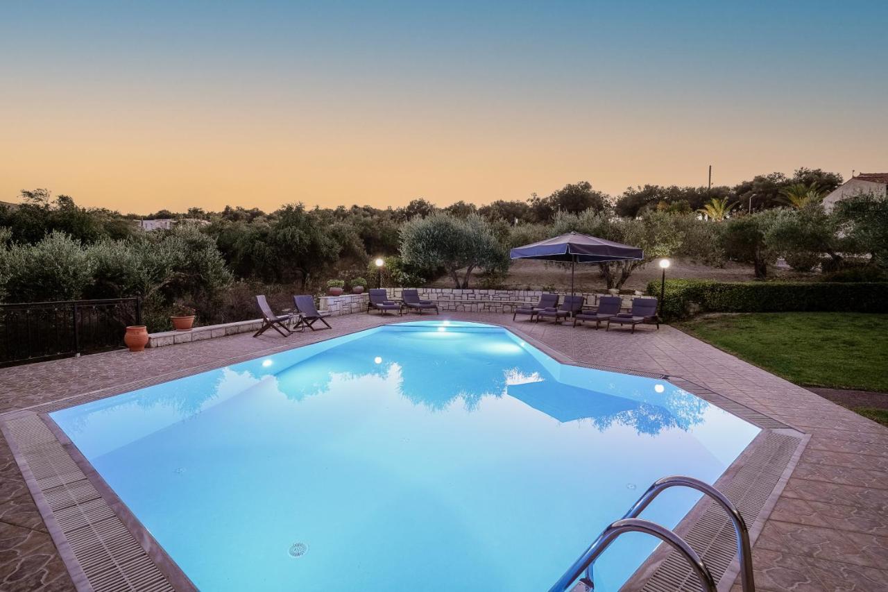 Lefkothea Villas With Large Pool, Bbq & Playground อาเดเลียโนส กัมโปส ภายนอก รูปภาพ