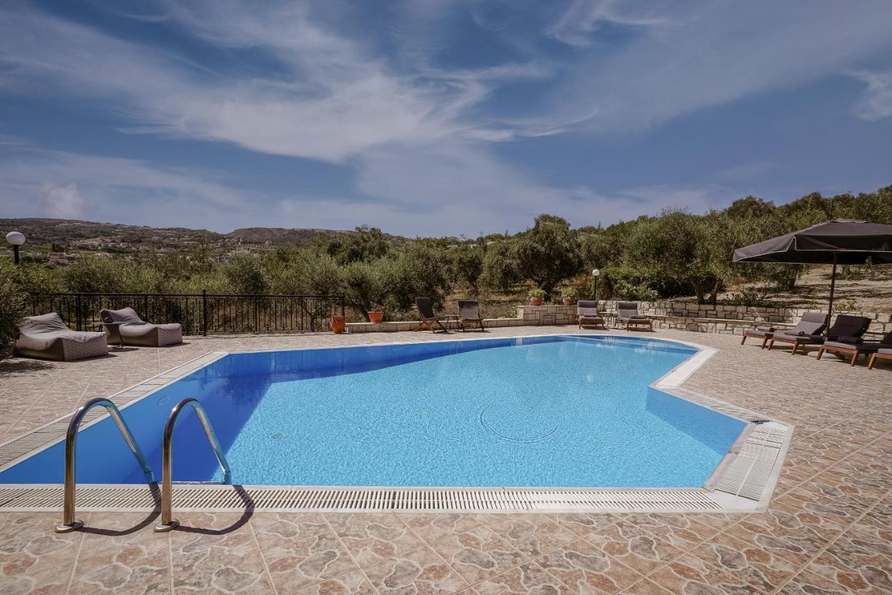 Lefkothea Villas With Large Pool, Bbq & Playground อาเดเลียโนส กัมโปส ภายนอก รูปภาพ