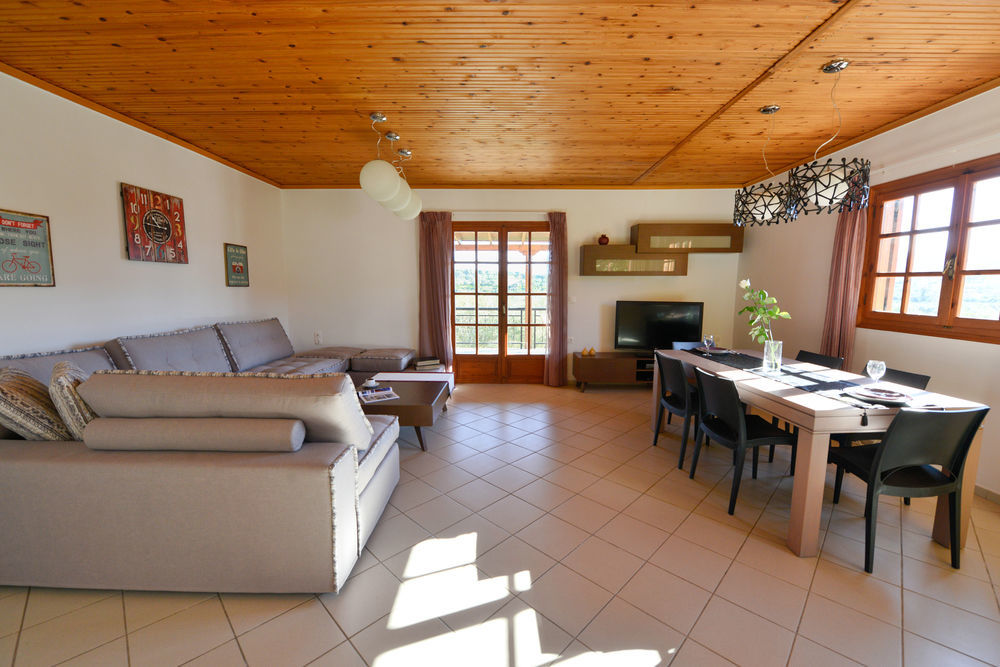 Lefkothea Villas With Large Pool, Bbq & Playground อาเดเลียโนส กัมโปส ภายนอก รูปภาพ